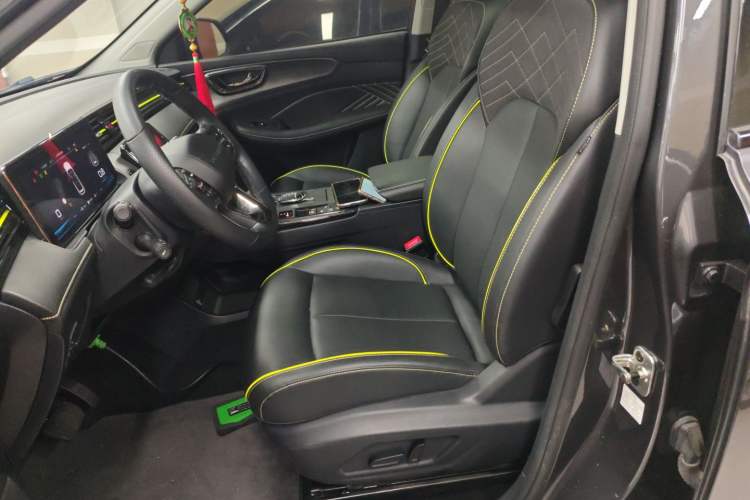 Used Roewe RX5 2023 PLUS 330TGI Automatic Trendsetting Smart Edition
