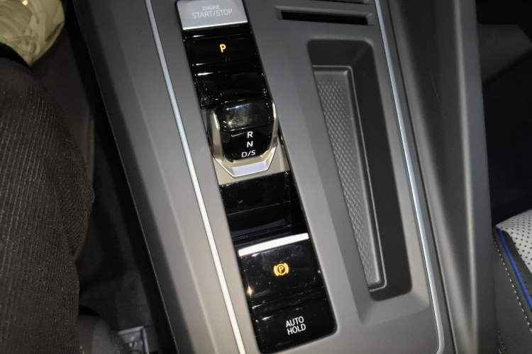 Used Volkswagen Golf 2025 300TSI R-Line