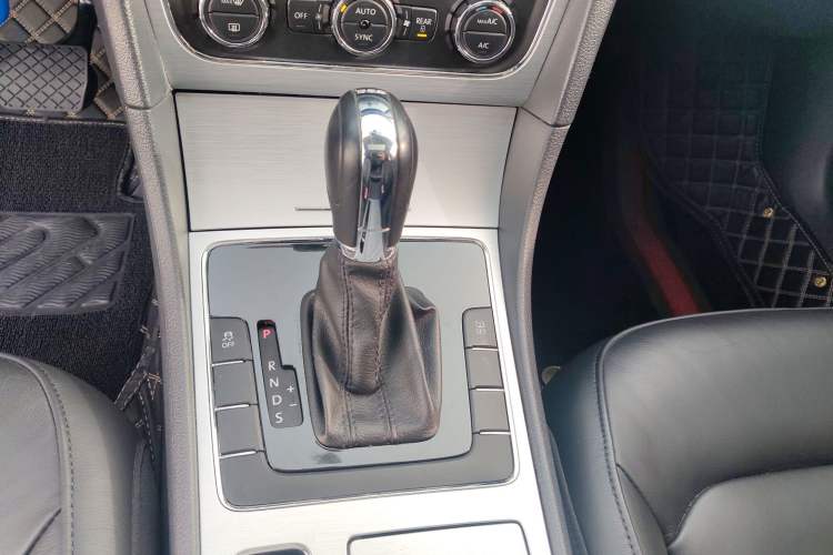 Used Volkswagen Passat 2015 1.8TSI DSG Prestige Edition
