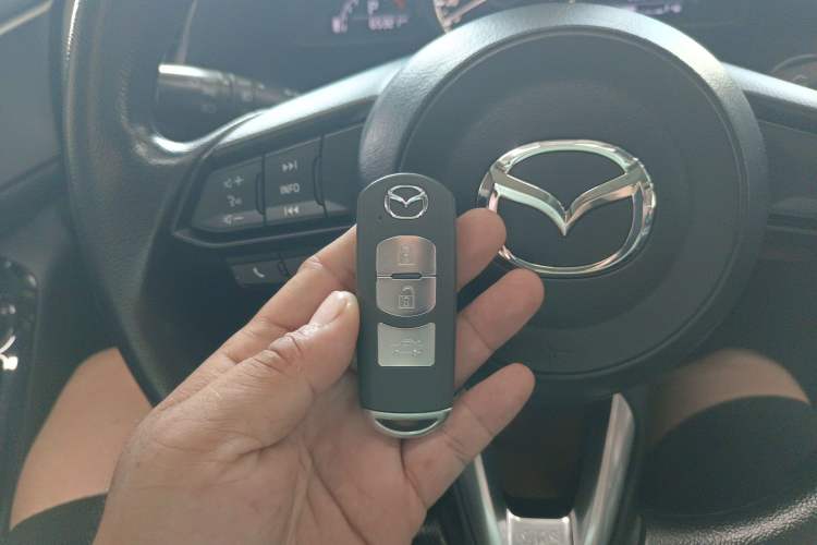 Used Mazda Mazda 3 Axela 2017 Sedan 1.5L Automatic Luxury Model Emission Standard China V
