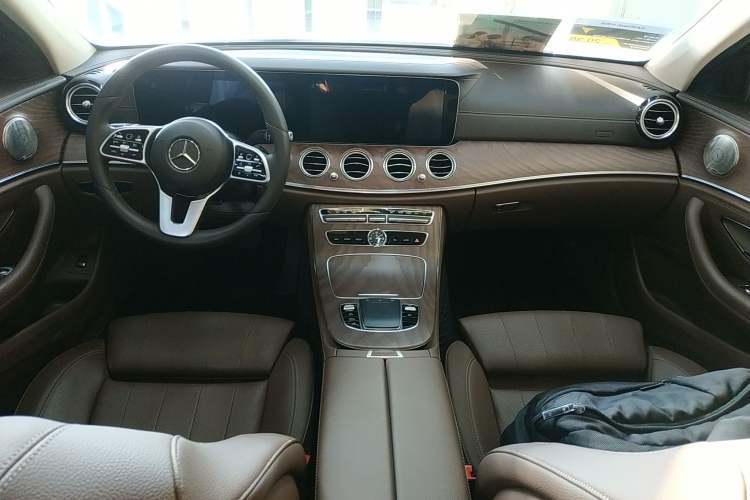 Used Mercedes-Benz E-Class 2019 E 260 L
