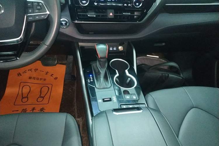 Used Toyota Highlander 2023 2.5L Smart Electric Hybrid Dual-Motor All-Wheel-Drive Luxury 7-Seater
