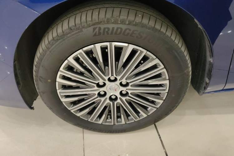 Used Buick GL8 New Energy 2024 Lu Zun Luxury Edition 6-Seater
