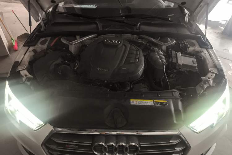 Used Audi A4L 2019 40 TFSI Fashion Edition China VI Emission Standard
