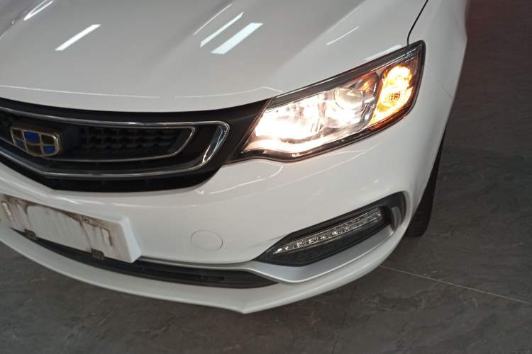 Used Geely Auto Vision 2019 Upgraded Model 1.5L Manual Luxury Version China VI Standard
