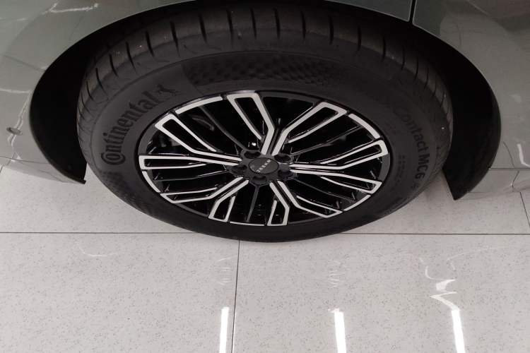 Used Zeekr 001 2025 WE Edition 95 kWh All-Wheel Drive
