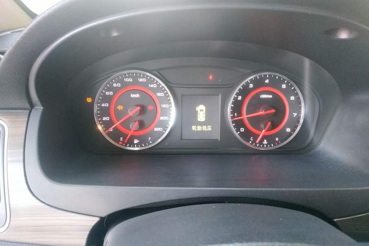 Used SAIC MAXUS G10 2019 Facelift PLUS 2.0T Automatic Elite Edition China VI
