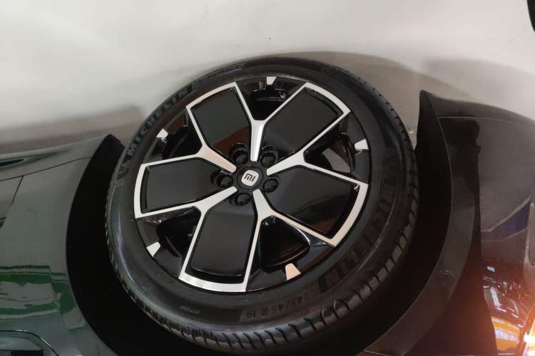 Used  SU7 2024 Rear-Drive Long-Range Intelligent Driving Version
