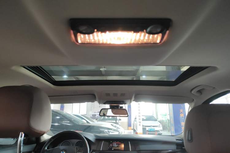 Used BMW 5 Series 2014 525Li Leading Model
