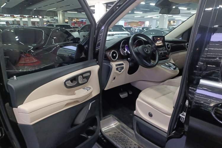 Used Mercedes-Benz V-Class 2018 V 260 L Prestige Extended Version China VI