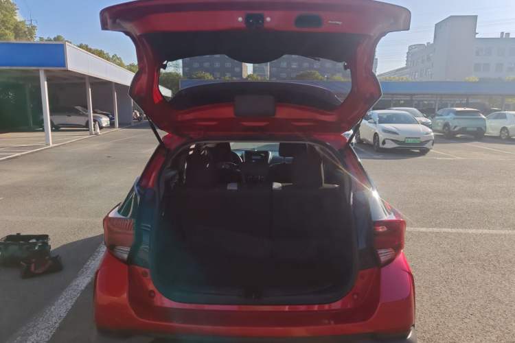 Used Toyota YARiS L 2022 X-Trail 1.5L CVT Leading PLUS Edition
