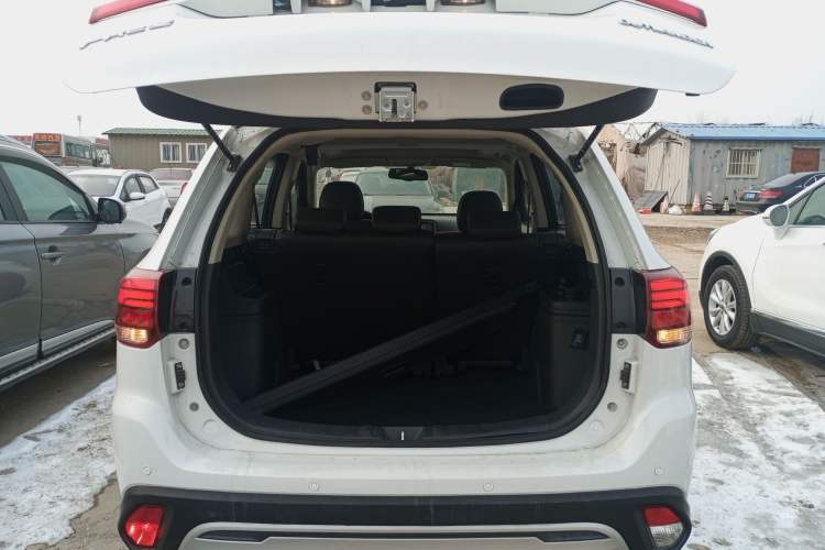 Used Mitsubishi Outlander 2019 2.0L Two-Wheel Drive Comfort Edition 5 Seats China V Standard