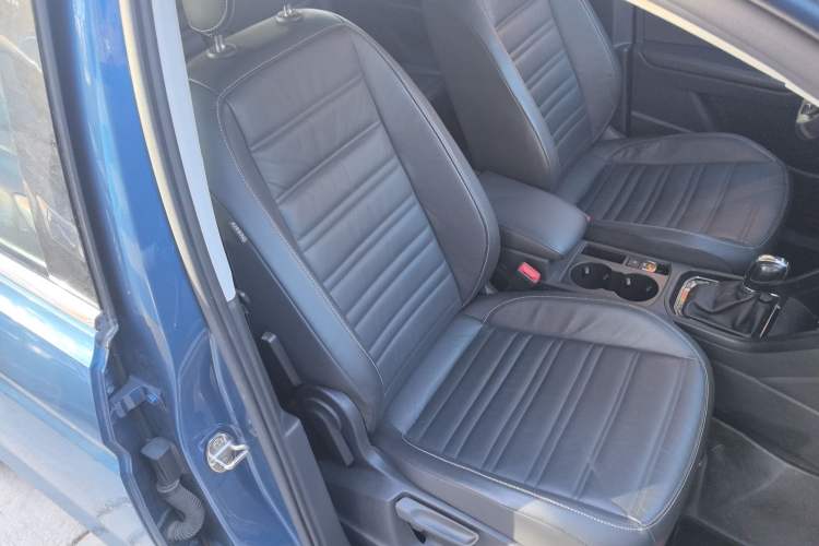 Used Volkswagen Touran 2016 Volkswagen Touran L 280TSI DSG Comfort Edition
