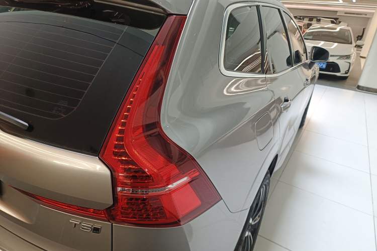 Used Volvo XC60 2019 T5 4x4 Smart Edition China V Standard
