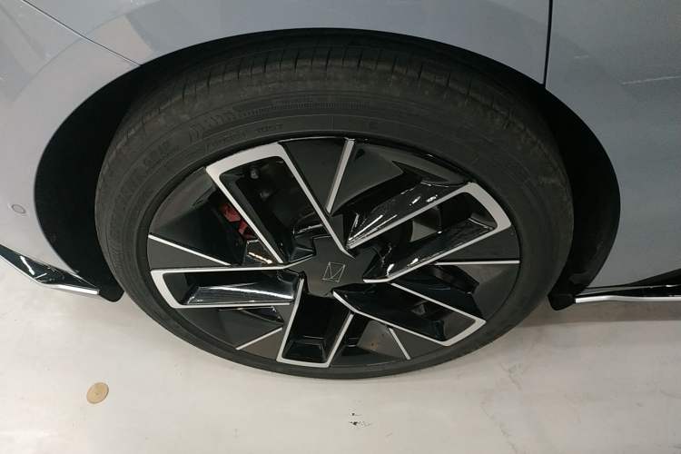 Used  12 2023 650 Three-Laser Four-Wheel Drive Performance Edition