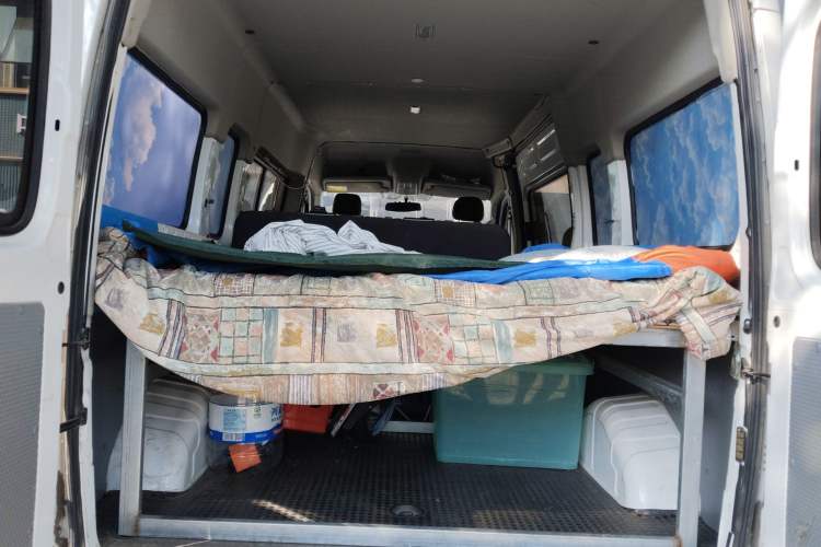 Used SAIC MAXUS Xintu V80 2018 2.5T 6-Speed Manual Aowentong Long-Wheelbase Mid-Roof 7/10-Seater
