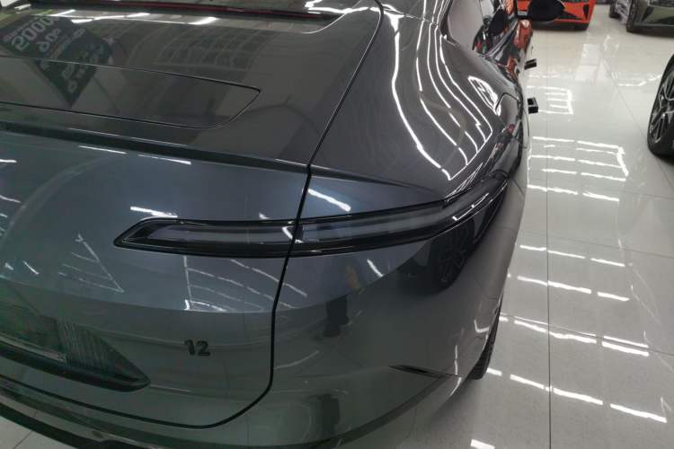 Used  12 2025 Ultra Extended-Range Edition
