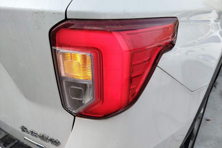 Used Ford Explorer 2020 EcoBoost 285 4x4 Platinum Edition 6 Seats
