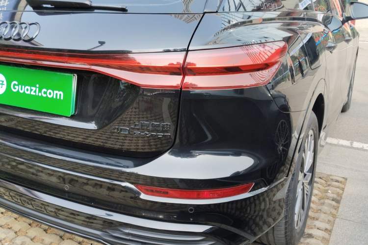 Used Audi Q5 e-tron 2023 40 e-tron Shining Edition Mecha Kit