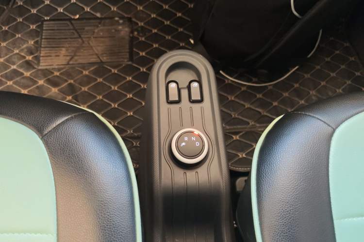 Used Wuling Hongguang MINIEV 2022 Macaron Premium Model – Lithium Iron Phosphate