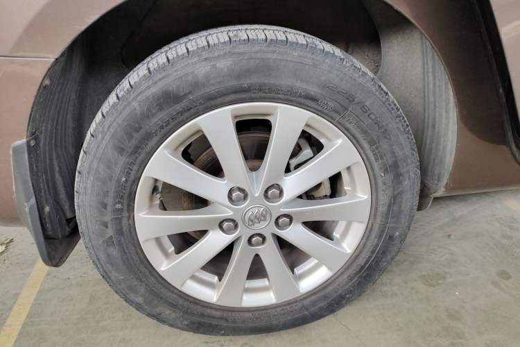 Used Buick GL8 2018 28T Luxury Model China VI Standard
