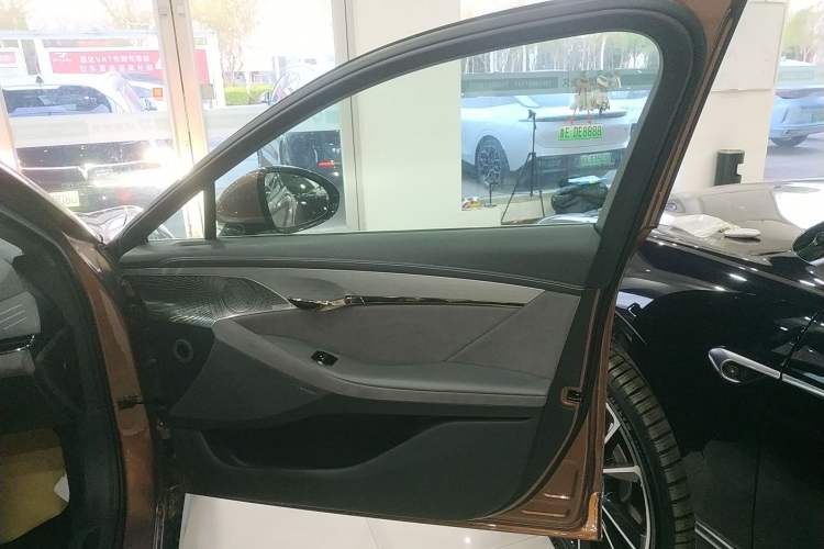 Used VOYAH PASSION 2023 Four-Wheel Drive Long-Range Version
