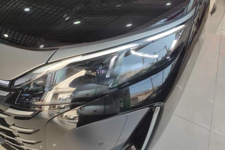 Used BYD Xia 2025 DM-i 1.5T 180km Beyond Edition
