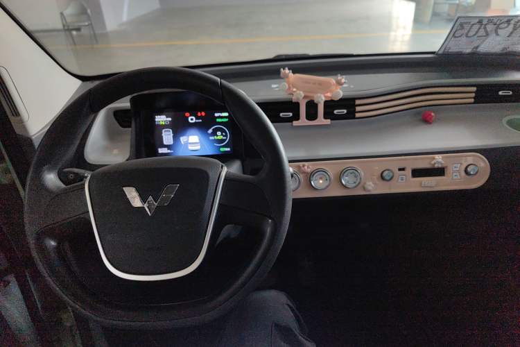 Used Wuling Hongguang MINIEV 2022 Macaron Premium Model – Lithium Iron Phosphate
