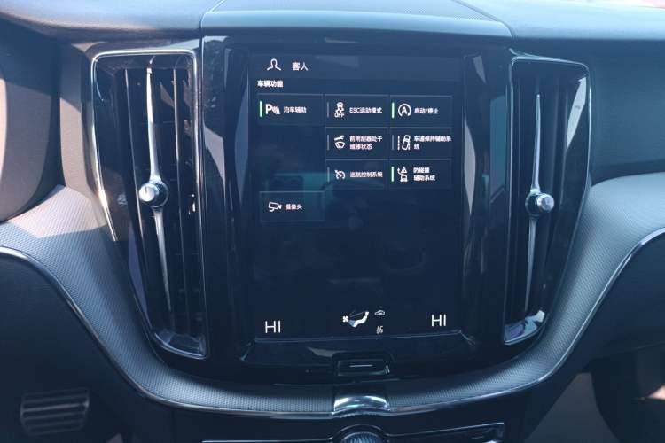 Used Volvo XC60 2018 T5 4x4 Smart & Sporty Edition