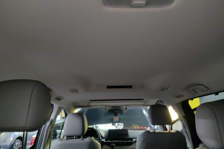 Used Toyota Granvia 2024 2.5L Hybrid Comfort Edition
