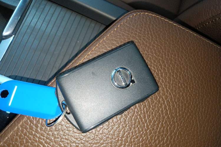 Used Volvo XC60 2022 B5 4x4 Zhiyi Luxury Edition
