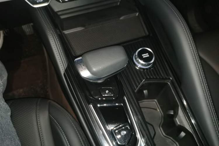 Used Geely Auto Monjaro L 2023 2.0TD High-Power Automatic Two-Wheel Drive Flagship Version
