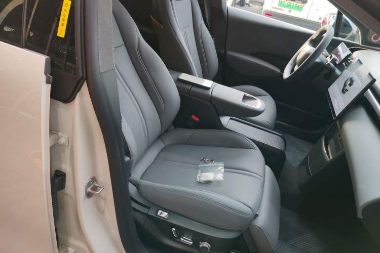 Used Zeekr X 2025 Four-Seater Rear-Drive Cube Version
