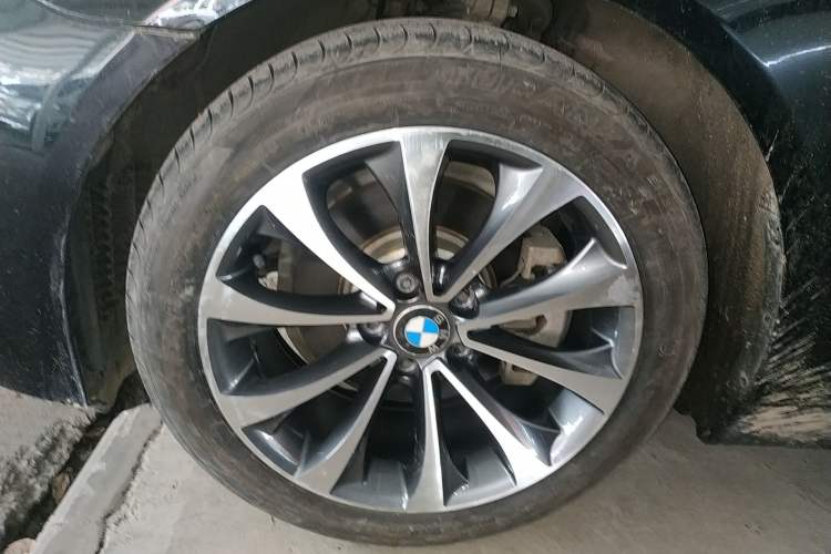 Used BMW 5 Series 2017 525Li Leading Model
