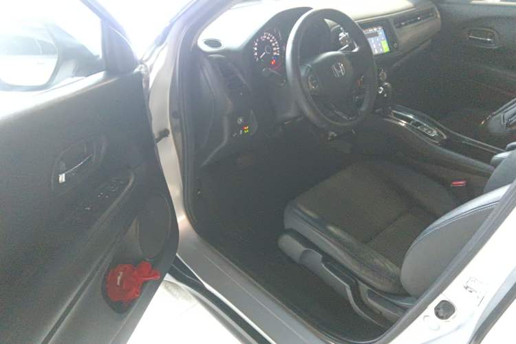 Used Honda Vezel 2015 1.8L CVT 2WD Elite Model
