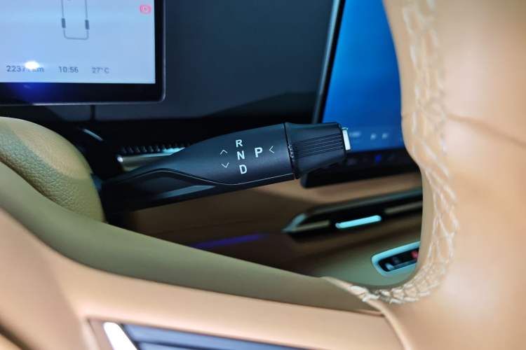 Used VOYAH Dream 2025 PHEV Four-Wheel-Drive Flagship Kunpeng Edition