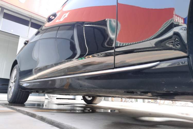 Used Mercedes-Benz E-Class 2018 Facelifted E 300 L Stylish Version
