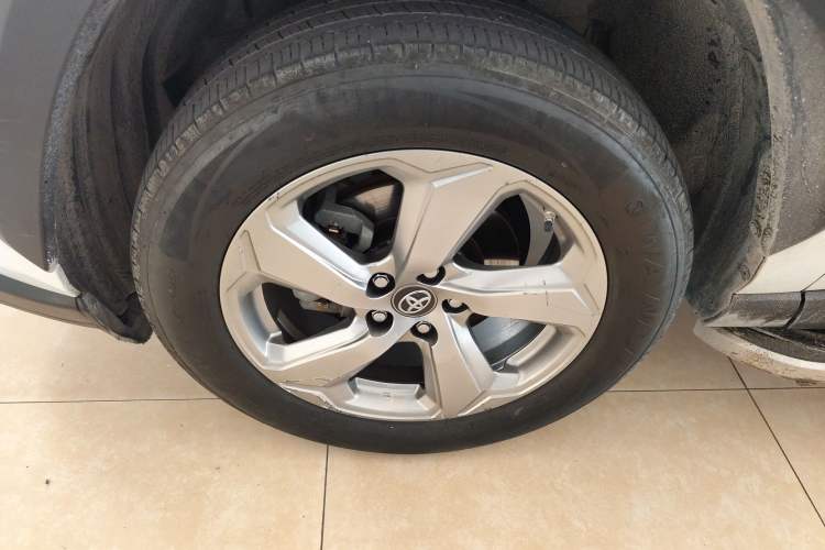 Used Toyota RAV4 2021 Dual-Engine 2.5L E-CVT Two-Wheel Drive Elite Edition
