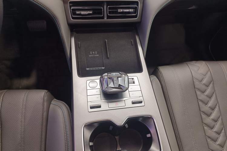 Used BYD Song L DM-i 2025 Intelligent Driving Version 160 km Beyond-Range Type
