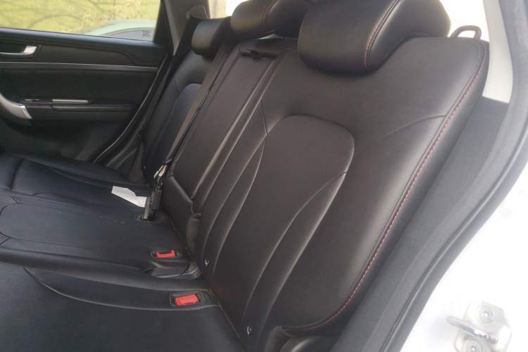 Used Haval H6 2017 Blue Label Sport Edition 2.0T Diesel Manual Two-Wheel Drive Elite Model
