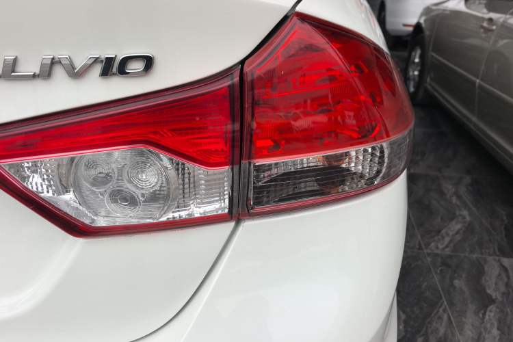 Used Suzuki Alivio 2015 1.6L Automatic Comfort Model
