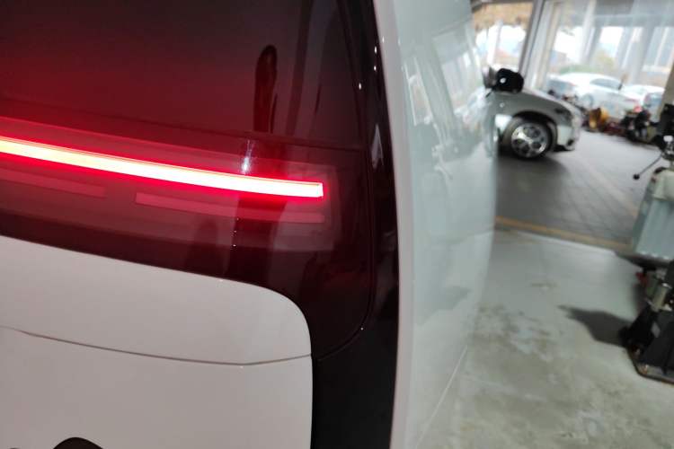 Used Li Auto MEGA 2025 Home Family Special Edition