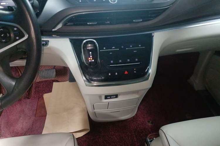 Used Buick GL8 2021 Land Cruiser Executive Class 652T Luxury Model
