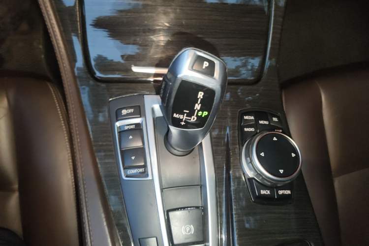 Used BMW 5 Series 2014 525Li Luxury Design Package
