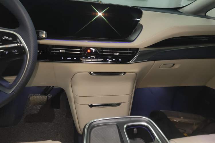 Used Buick Century 2023 2.0T Six-Seater Yinshi Edition
