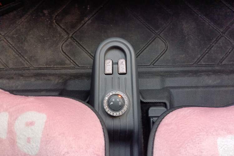 Used Wuling Hongguang MINIEV 2022 Macaron Premium Model – Lithium Iron Phosphate
