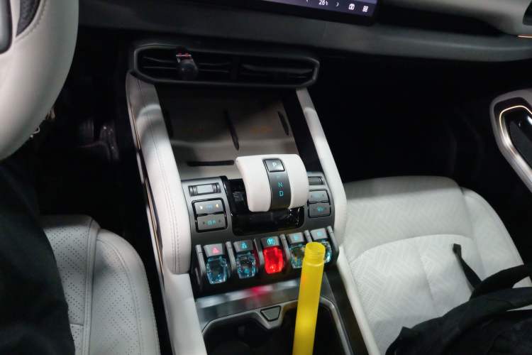 Used  Titanium 3 2025 501KM All-Wheel Drive Intelligent Driving Ultra Version
