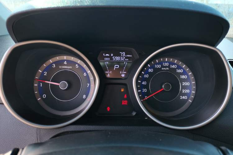 Used Hyundai Elantra 2016 1.6L Automatic Smart Version
