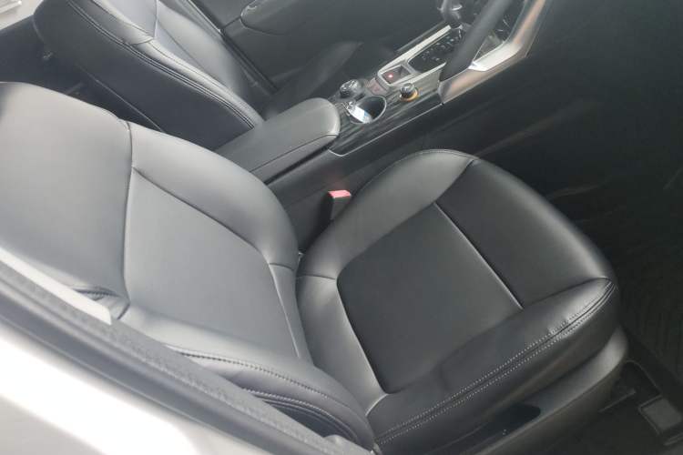 Used Peugeot 3008 2015 1.6THP Automatic Classic Edition