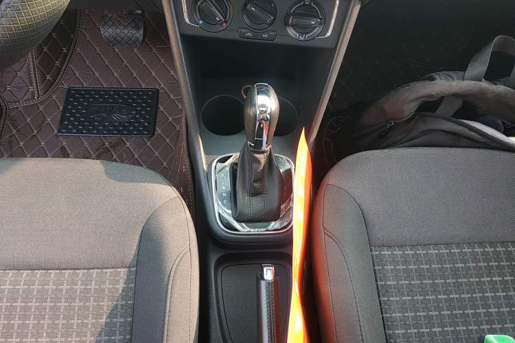 Used Volkswagen Polo 2016 1.6L Automatic Comfort Model